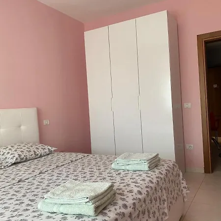 Freskia Golem (Tirana)