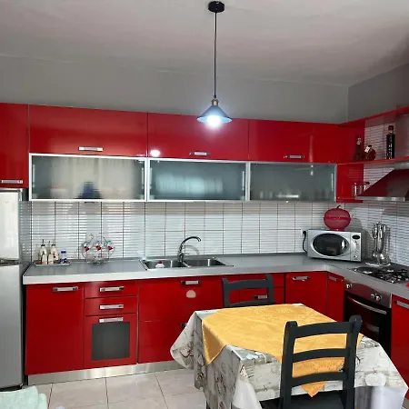 Freskia Apartamento Golem (Tirana)