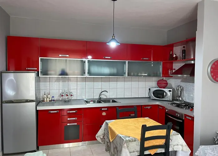 Freskia Apartamento Golem (Tirana)