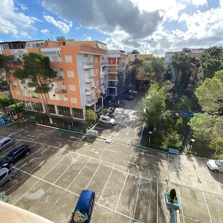 Freskia * Golem (Tirana)