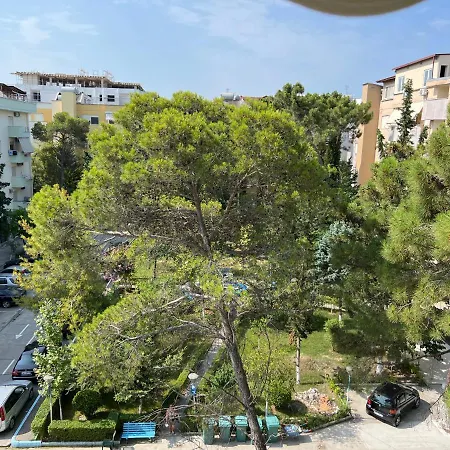 Freskia Daire Golem (Tirana)