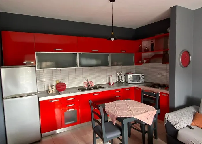 Freskia Golem (Tirana)