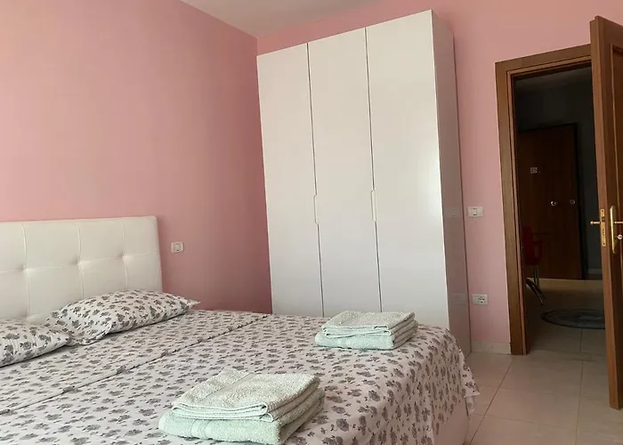 Freskia Golem (Tirana)