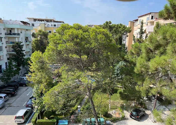 Freskia Daire Golem (Tirana)